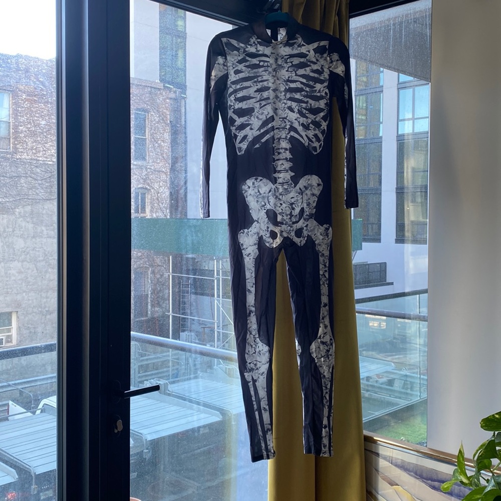 Skeleton costume